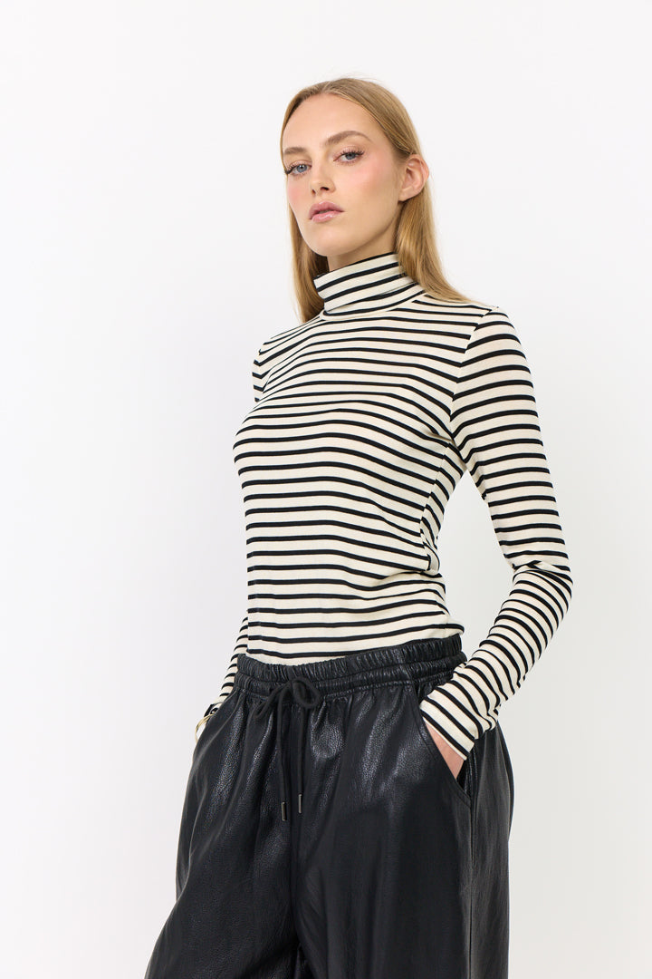 HUNKØN Halima Turtleneck Bluser Black Striped
