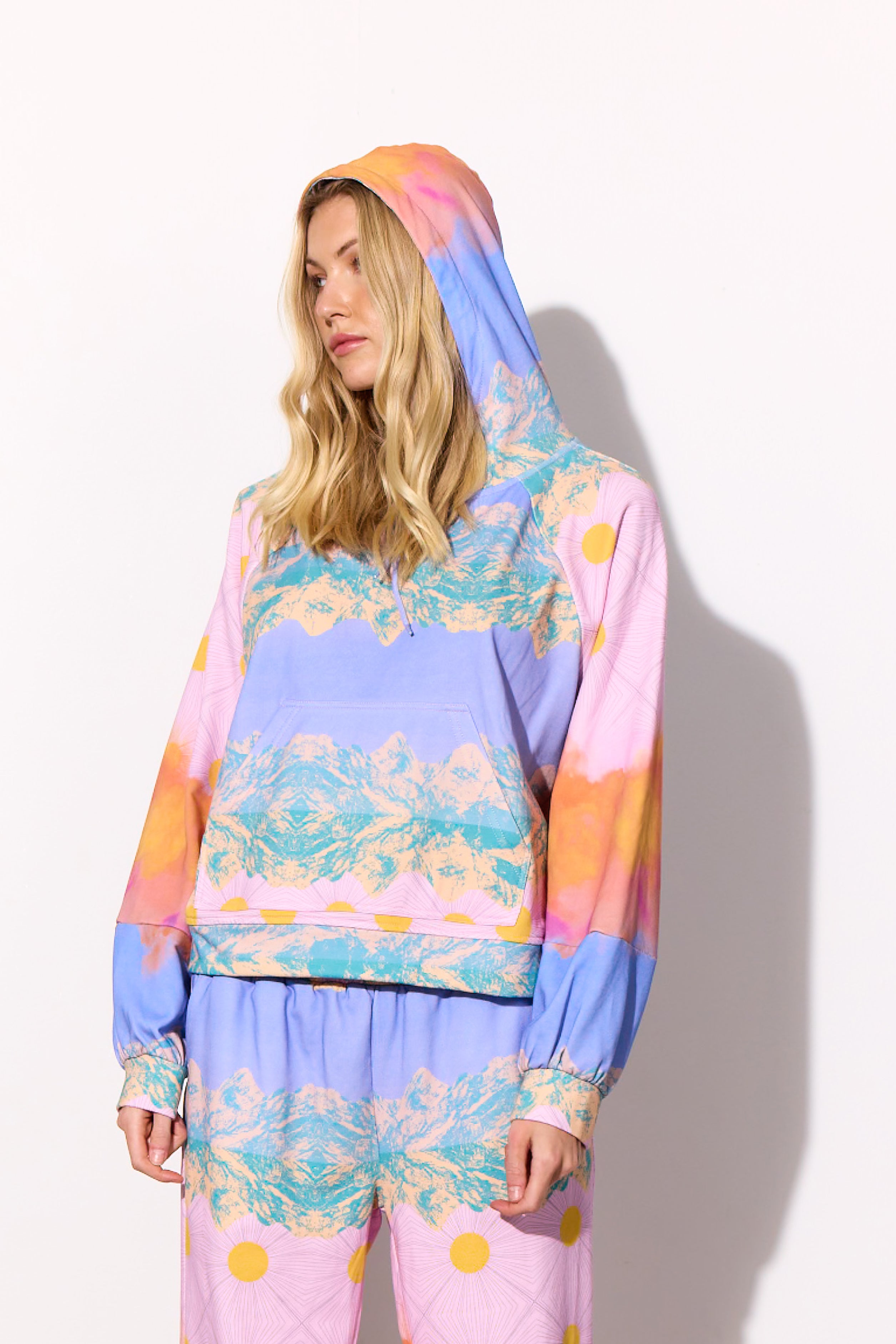 HUNKØN Hope Hoodie Sweatshirts Horizon Art Print
