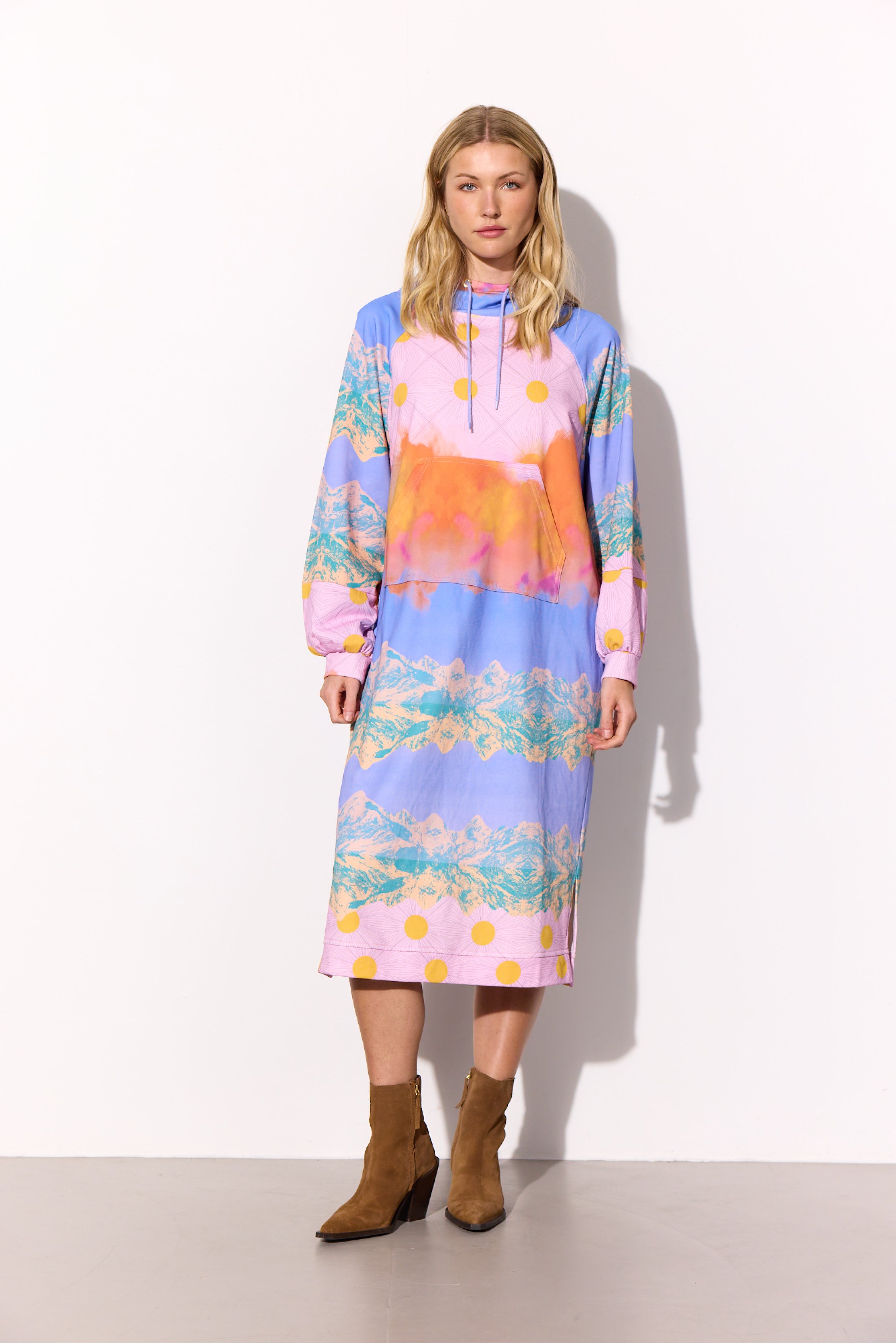 HUNKØN Hope Sweat Dress Kjoler Horizon Art Print