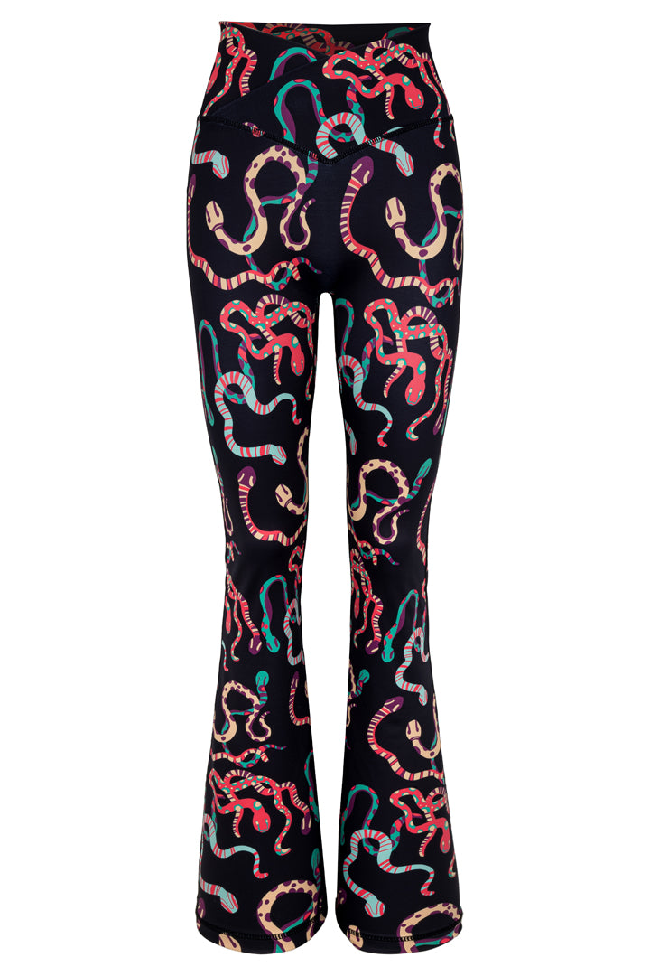HUNKØN Inga Flared Leggings Leggings Black snake Art Print