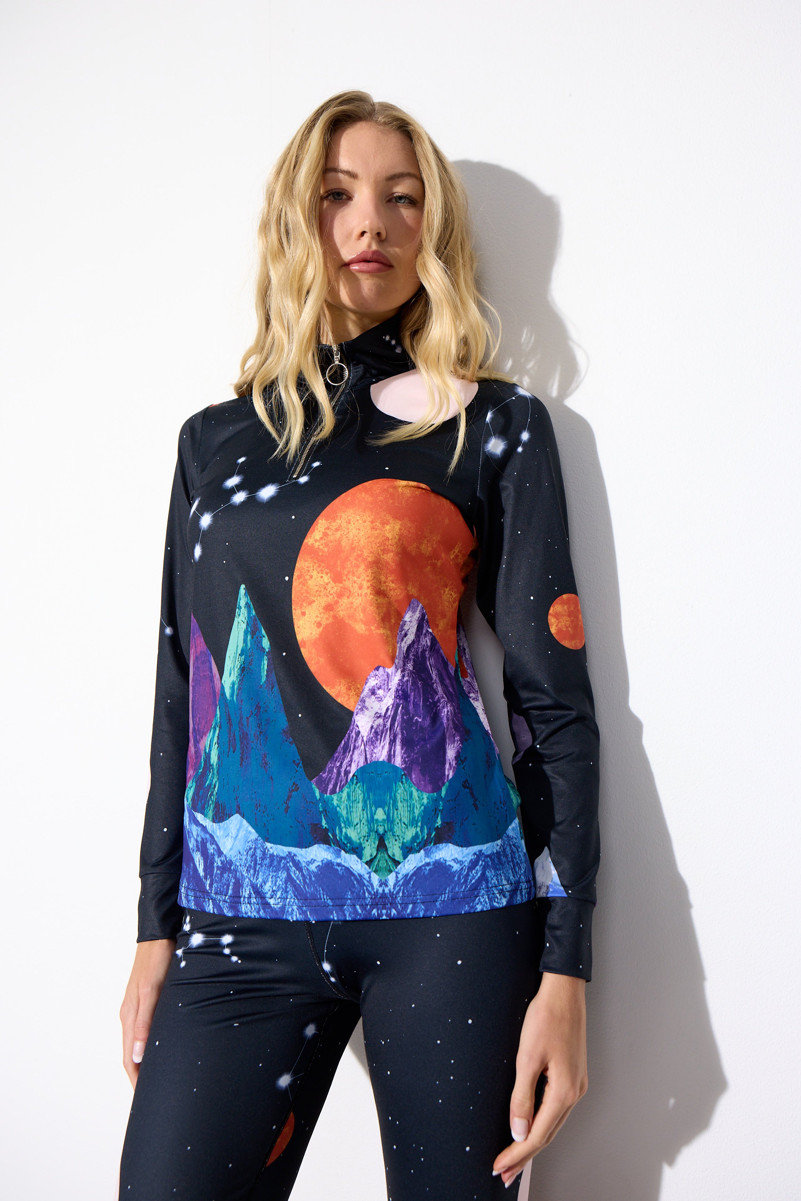 HUNKØN Nebula Zipper Blouse Bluser Outer Space Art Print