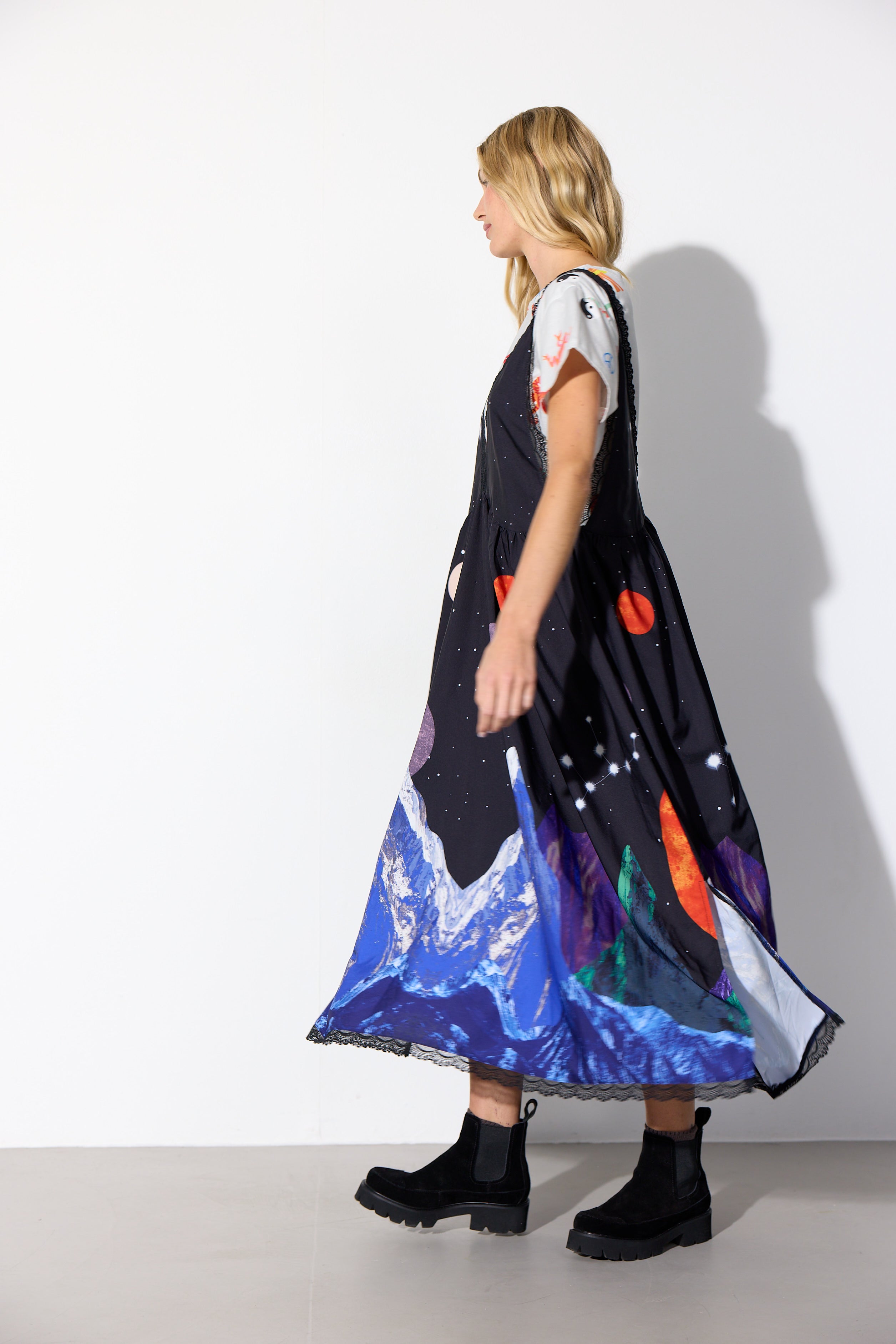 HUNKØN Nora Dress Kjoler Outer Space Art Print