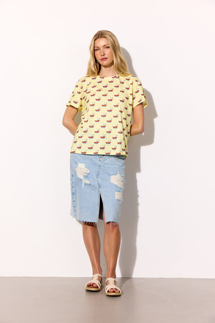 HUNKØN Azura T-shirt T-shirts Yellow Boat