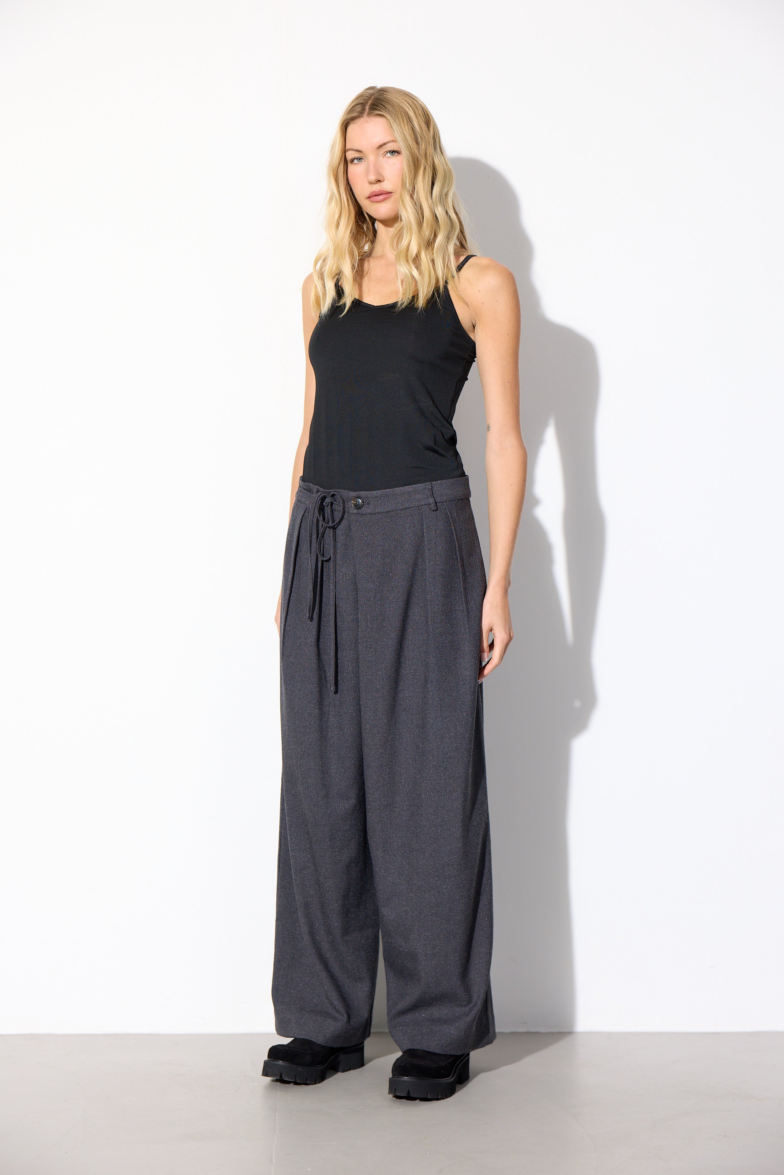 HUNKØN Emiko Trousers Bukser Grey