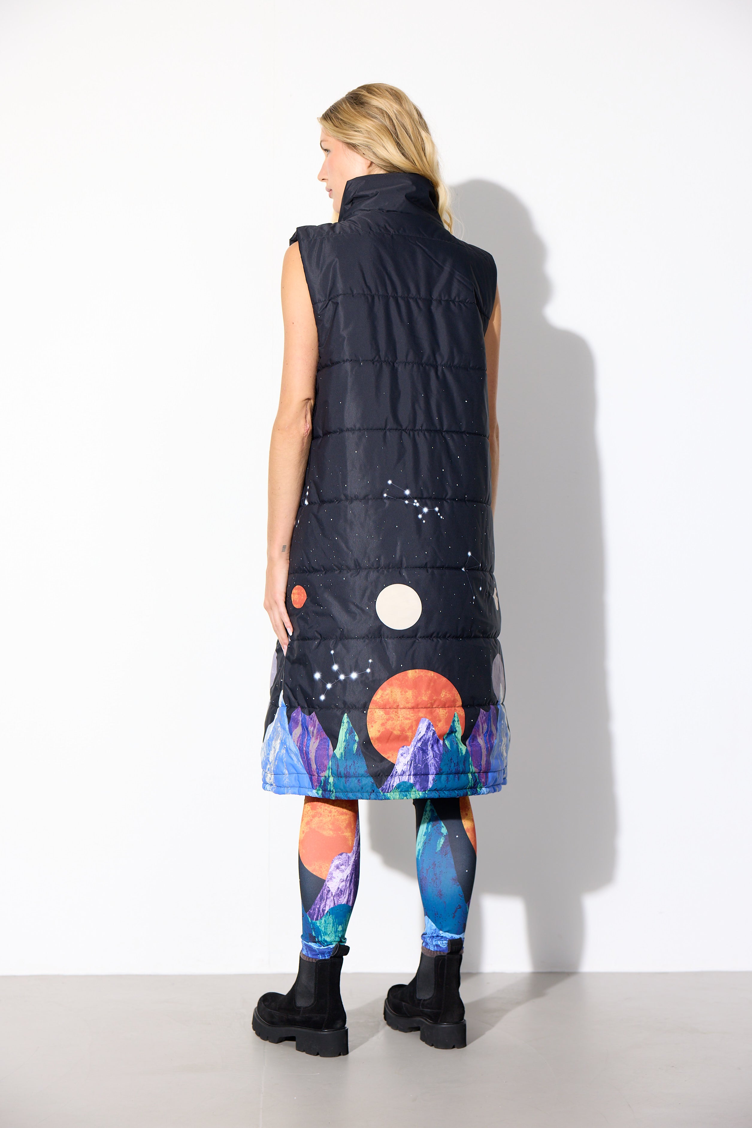 HUNKØN Justice Long Vest Vests Outer Space Art Print