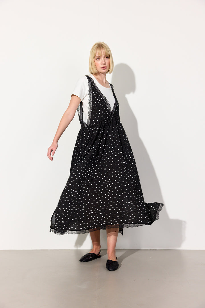 HUNKØN Kris Oversized Dress Kjoler Black w/White dots