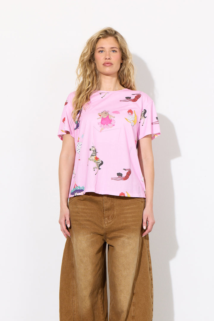 HUNKØN Mirage T-shirt T-shirts Pink Showstopper Art Print