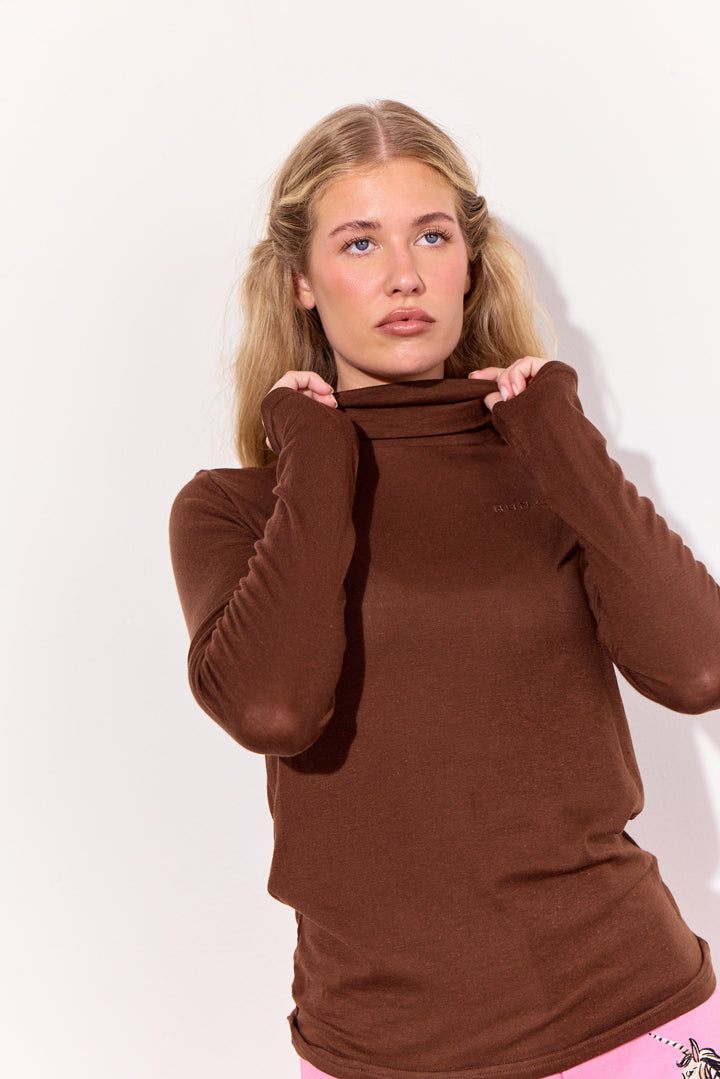 HUNKØN Rebekka Turtleneck Bluser Brown