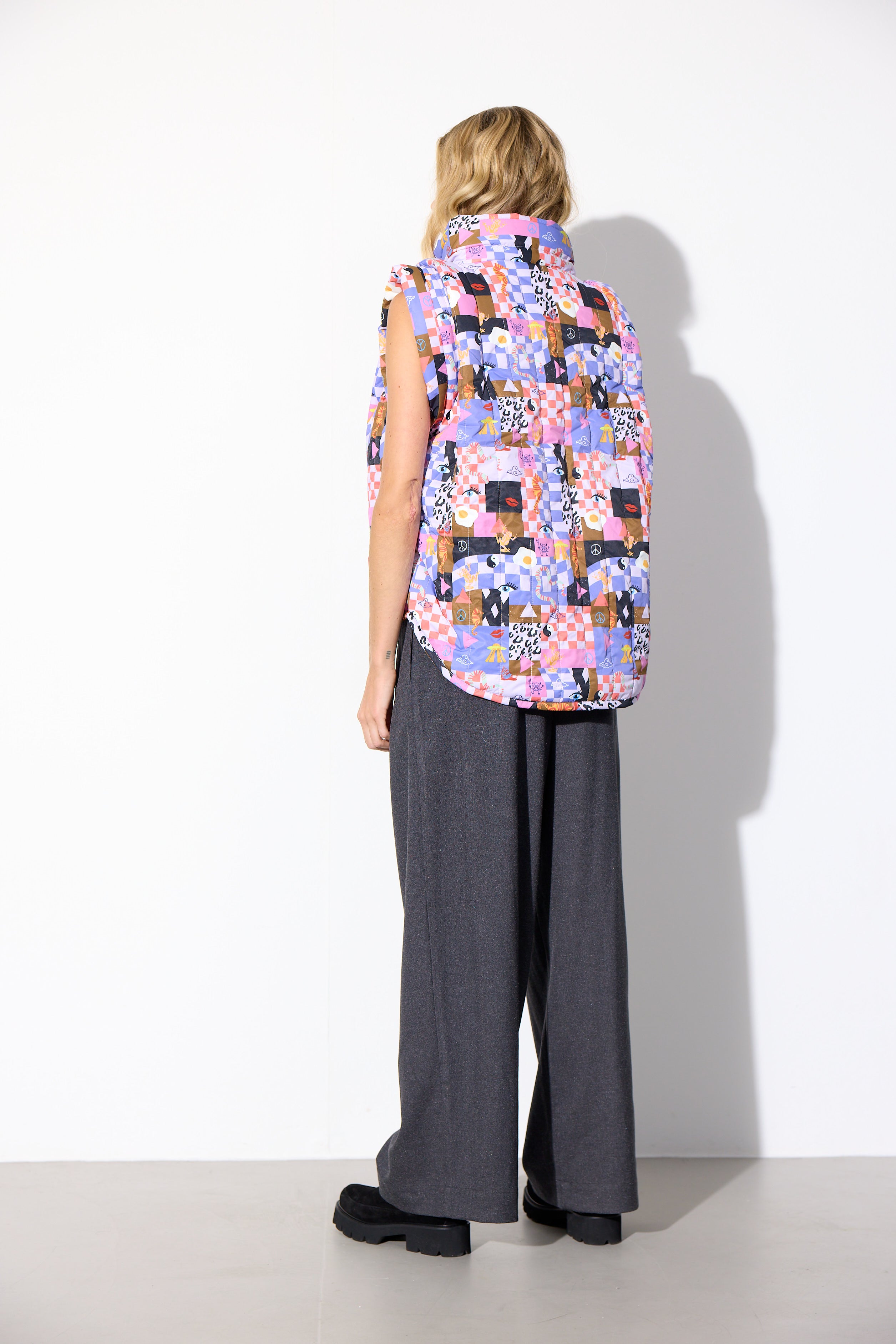 HUNKØN Roxanna Short Vest Vests Multiverse Art Print