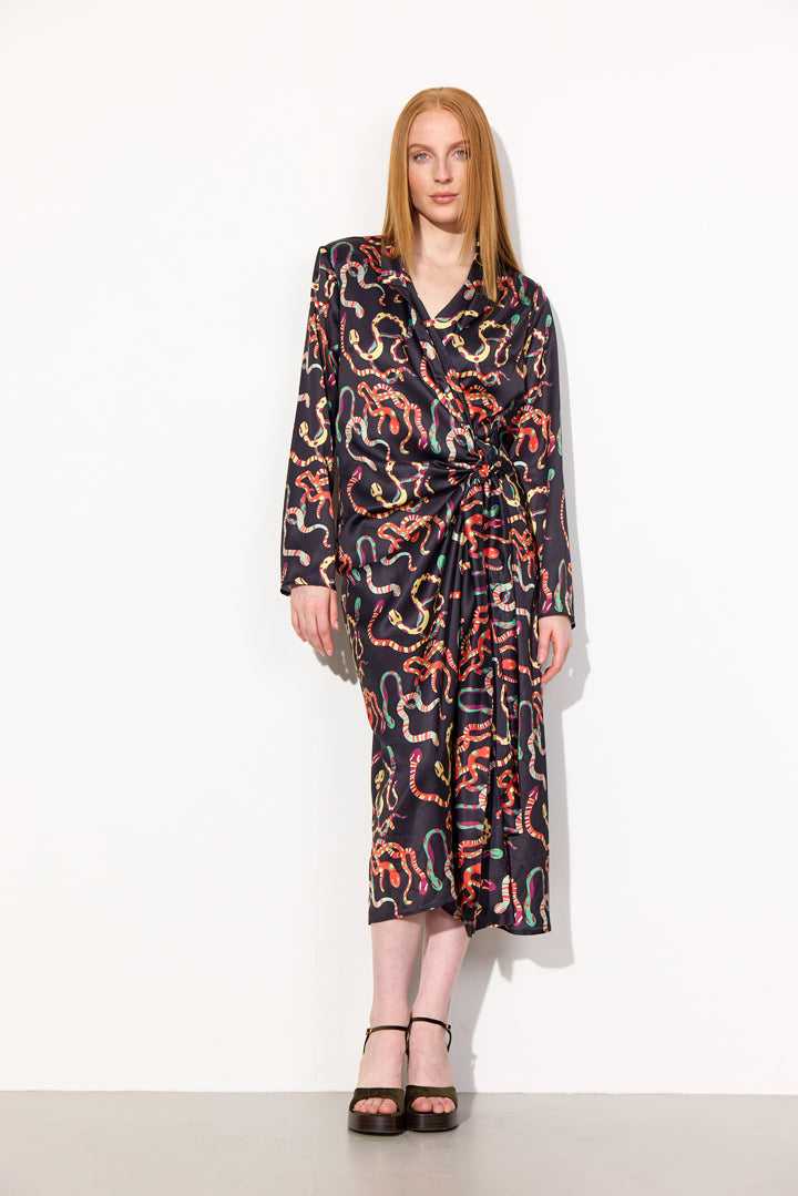 HUNKØN Ursula Wrap Dress Kjoler Black snake Art Print