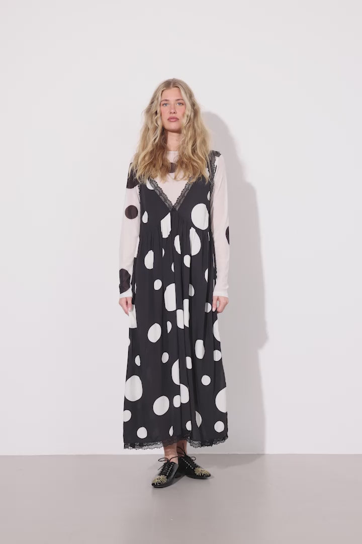 HUNKØN Salem Dress Kjoler Black