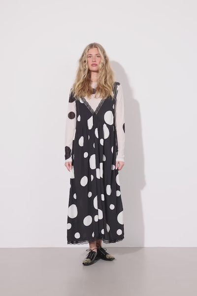 HUNKØN Salem Dress Kjoler Black